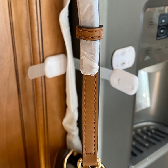 MICHAEL KORS BRAND NEW CROSSBODY BAG - Picture 10 of 16